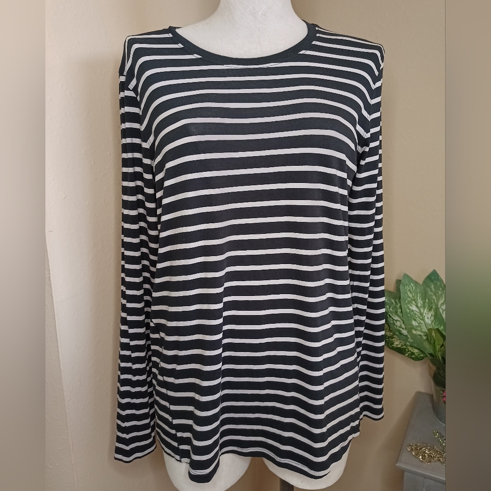 Lululemon stripe top sz 8